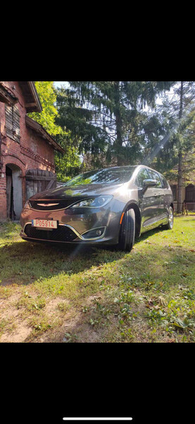 Photo 2 - Chrysler Pacifica 2017 y Wagon