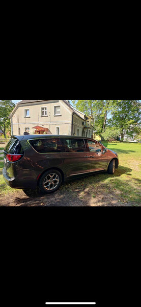 Photo 4 - Chrysler Pacifica 2017 y Wagon