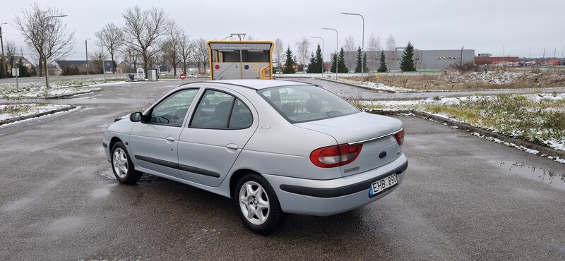 Nuotrauka 1 - Renault Megane 2002 m Sedanas