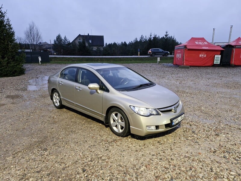 Photo 5 - Honda Civic 2008 y Hatchback