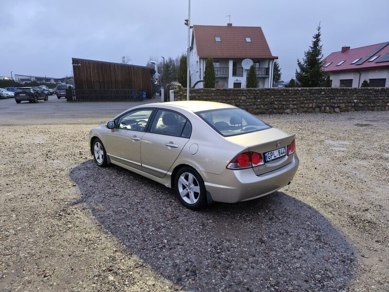 Photo 7 - Honda Civic 2008 y Hatchback