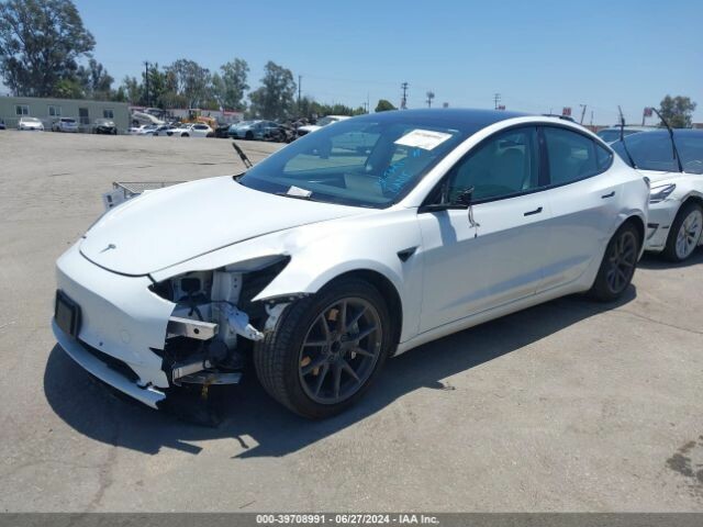 Photo 2 - Tesla Model 3 2021 y Sedan