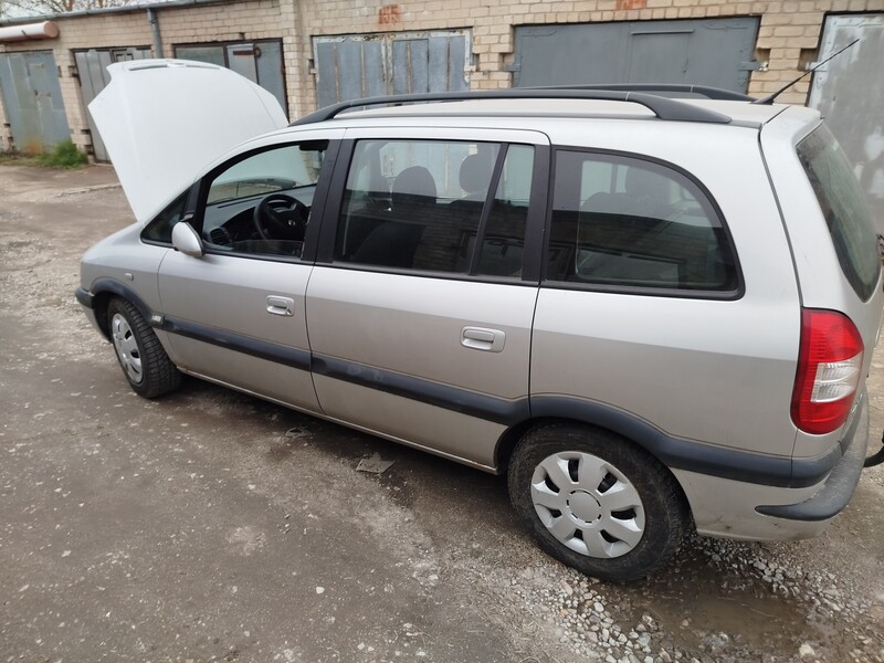 Photo 5 - Opel Zafira Life 2004 y Van