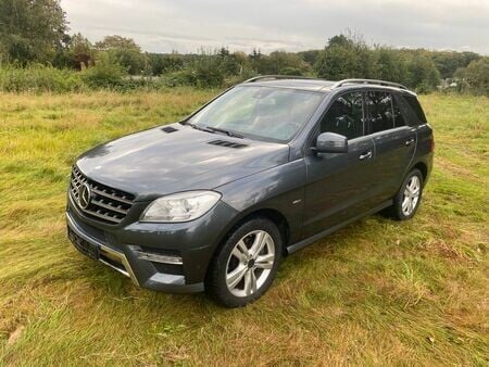 Фотография 2 - Mercedes-Benz ML 350 2012 г Внедорожник / Кроссовер