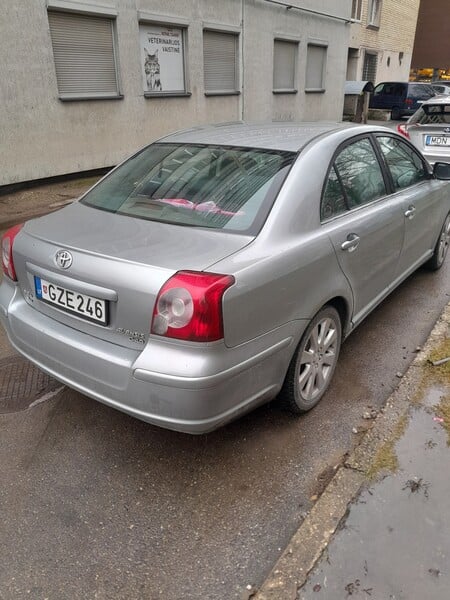 Фотография 3 - Toyota Avensis 2008 г Седан