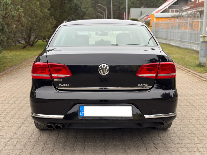 Photo 9 - Volkswagen Passat 2012 y Sedan