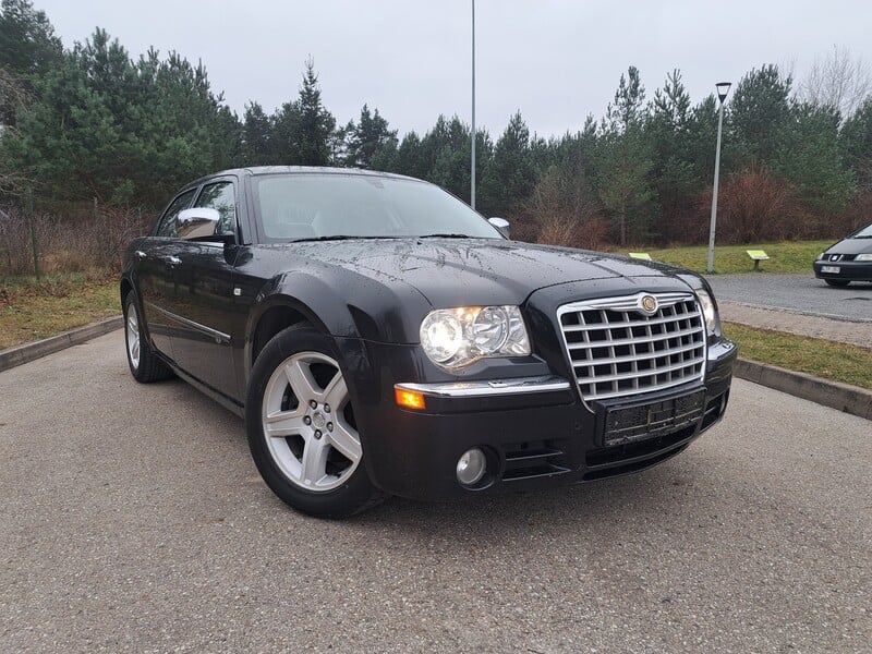 Фотография 1 - Chrysler 300C 2009 г Седан