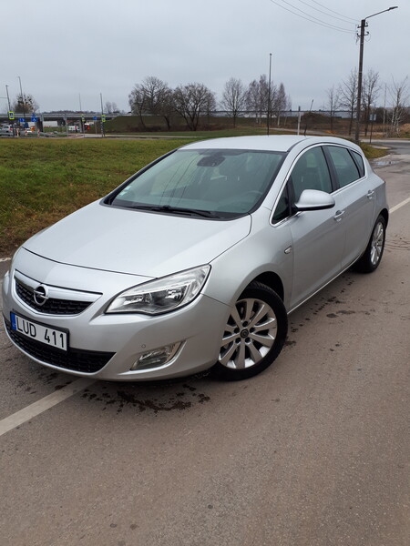 Photo 1 - Opel Astra 2011 y Hatchback