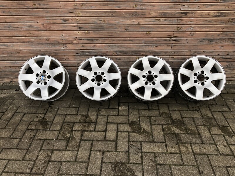 Photo 1 - 120 light alloy R16 rims