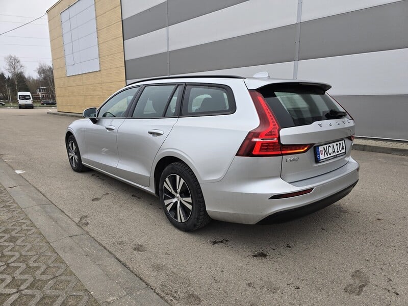 Фотография 3 - Volvo V60 2020 г Универсал