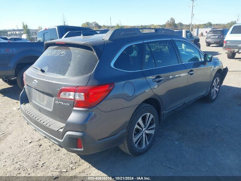 Фотография 2 - Subaru OUTBACK 2018 г Универсал