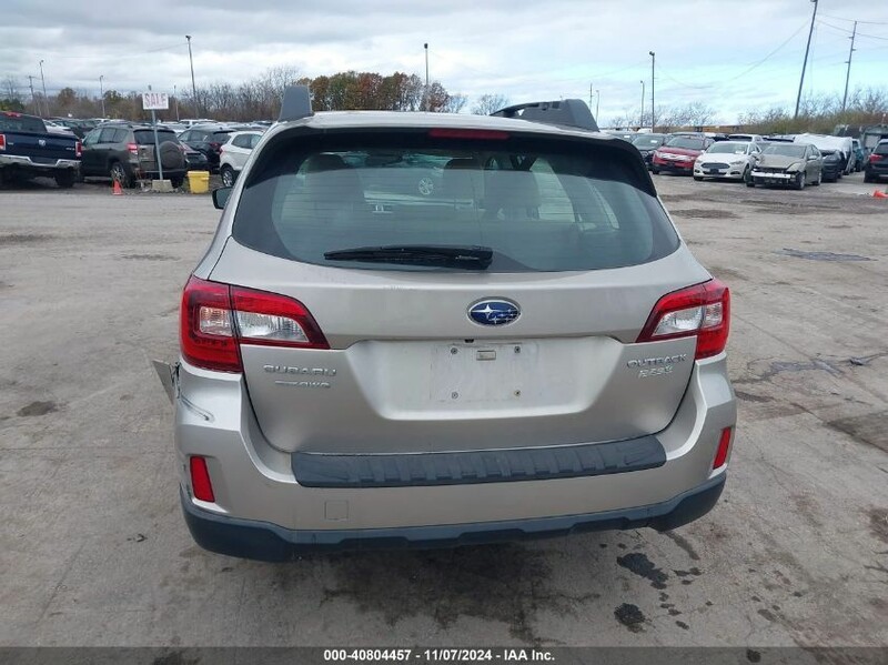 Photo 2 - Subaru OUTBACK 2017 y Wagon