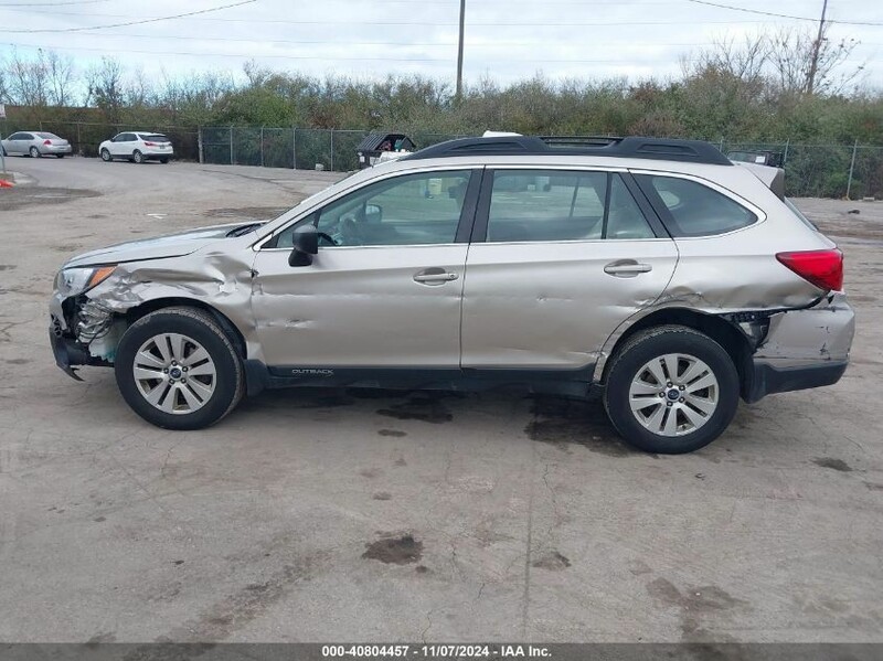 Photo 3 - Subaru OUTBACK 2017 y Wagon