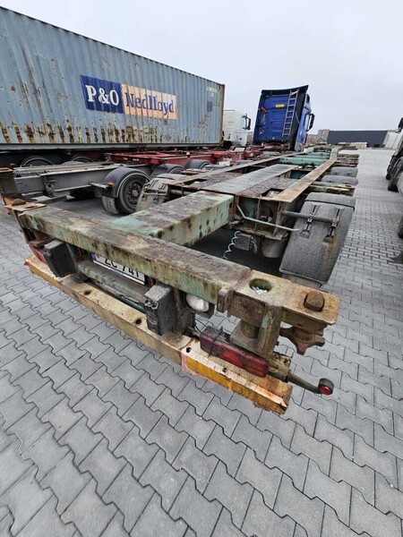 Photo 3 - Krone 2008 y Semitrailer container chassis