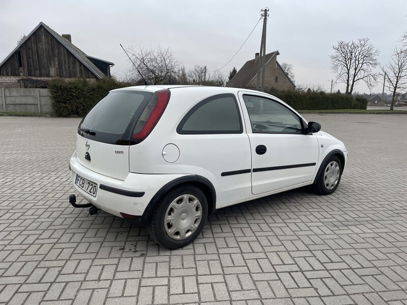 Фотография 3 - Opel Corsa 2003 г Хэтчбек