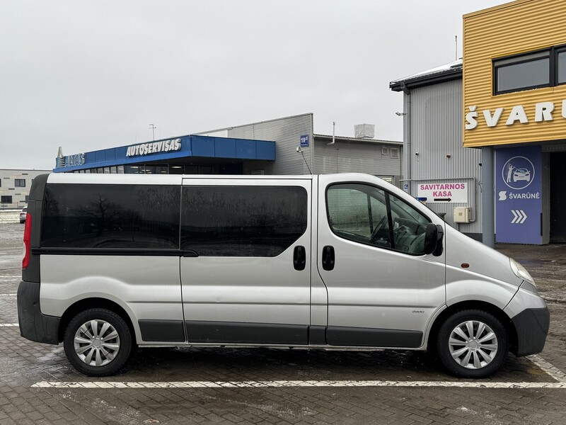 Photo 6 - Opel Vivaro 2007 y Minibus