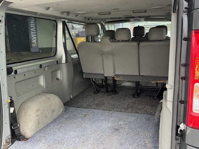 Photo 12 - Opel Vivaro 2007 y Minibus