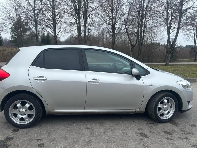 Nuotrauka 1 - Toyota Auris 2009 m Hečbekas