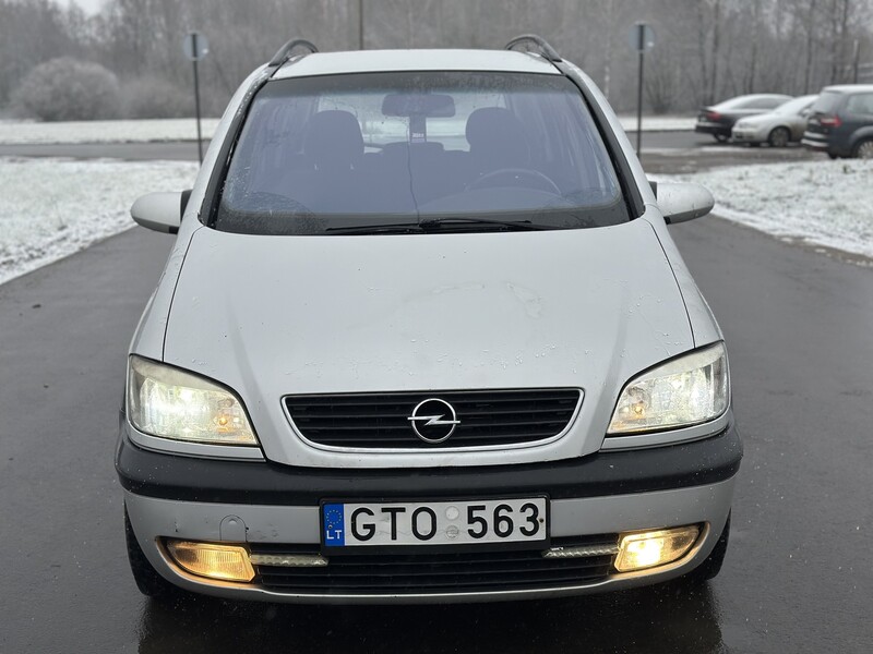 Photo 2 - Opel Zafira 2002 y Van