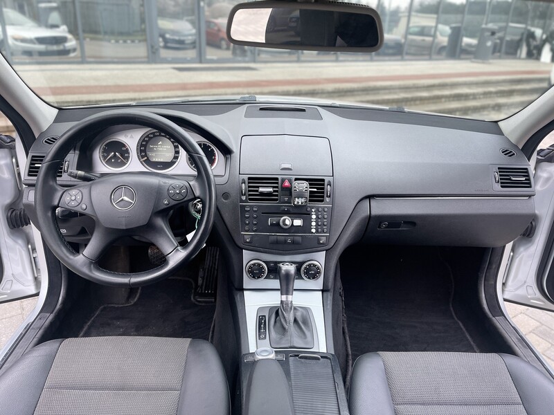 Photo 16 - Mercedes-Benz C 200 2008 y Sedan