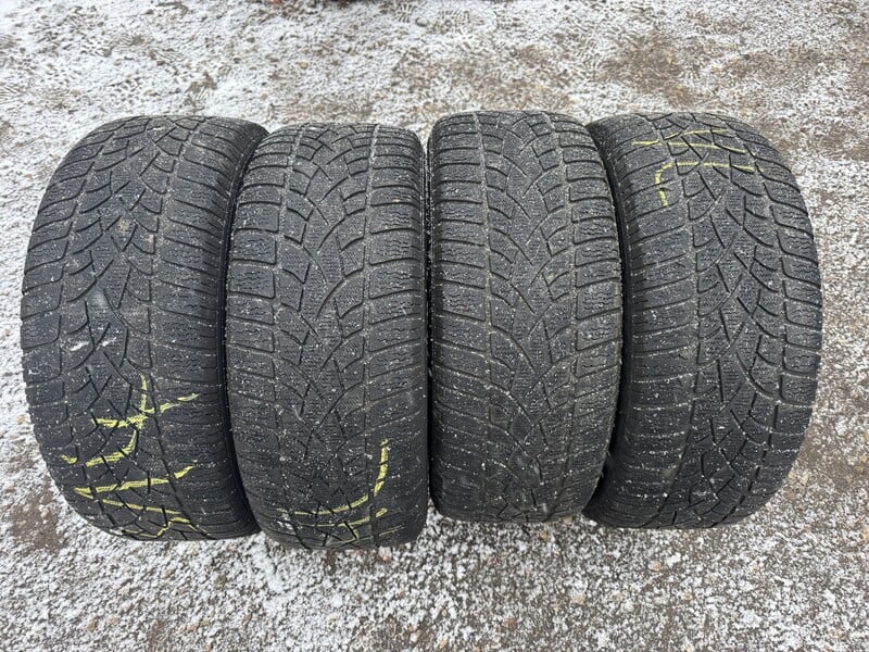 Photo 1 - Dunlop Siunciam, 4-5mm R18 winter tyres passanger car