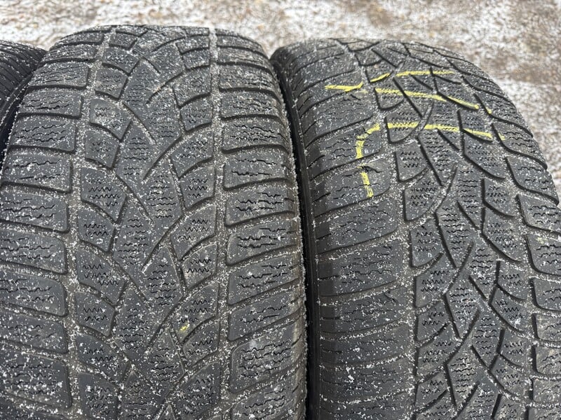 Photo 3 - Dunlop Siunciam, 4-5mm R18 winter tyres passanger car