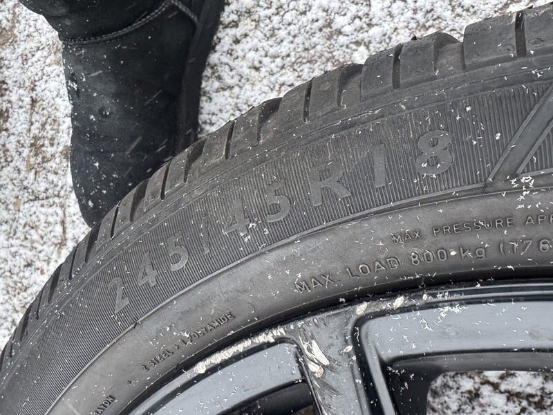 Photo 9 - Dunlop Siunciam, 4-5mm R18 winter tyres passanger car