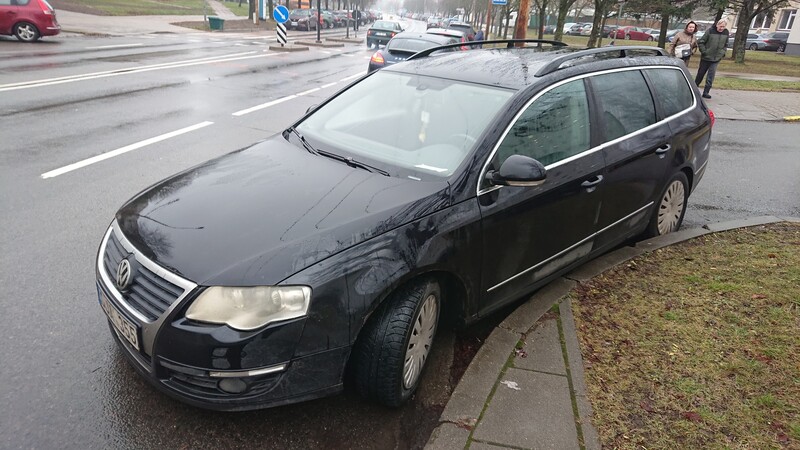 Фотография 1 - Volkswagen Passat B6 2009 г