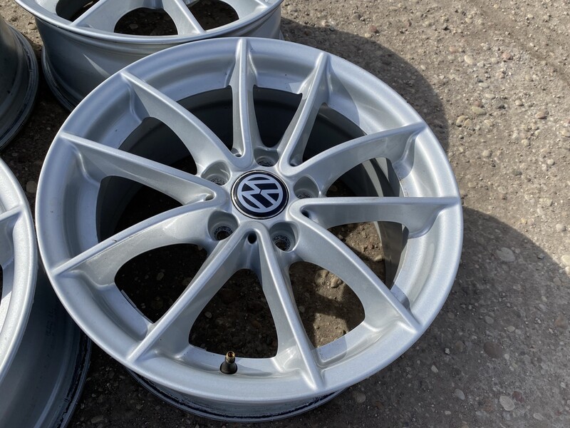 Photo 3 - Volkswagen Siunciam, 7,5J ET32 light alloy R17 rims