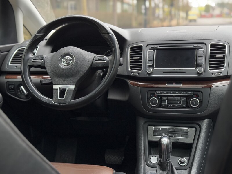 Фотография 12 - Volkswagen Sharan 2012 г Минивэн