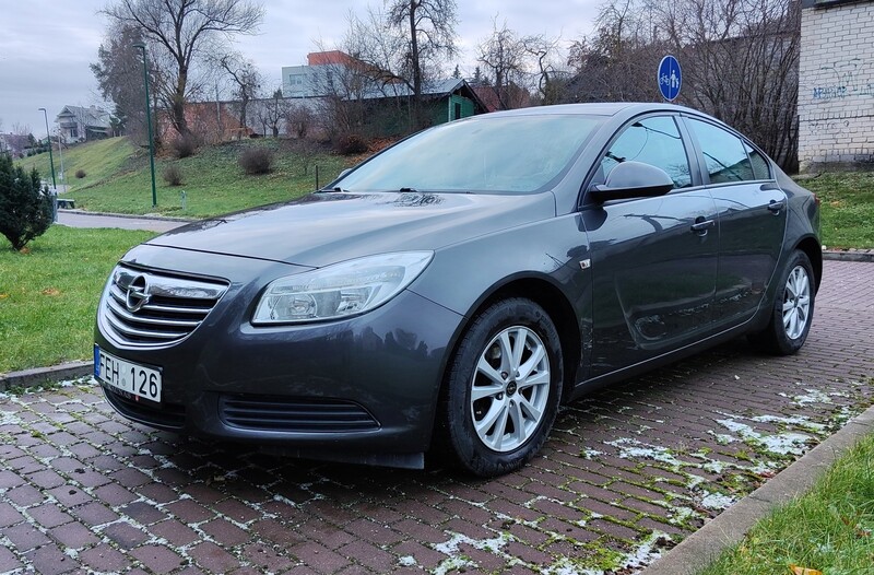 Photo 2 - Opel Insignia 2010 y Sedan