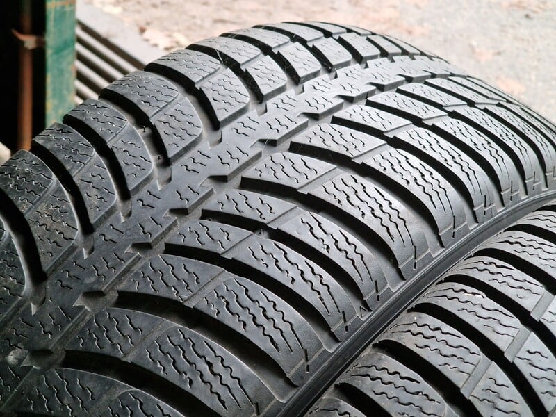 Фотография 4 - Kumho I'ZEN KW23, ZIEMINES R17 зимние шины для автомобилей