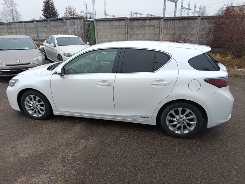 Nuotrauka 16 - Lexus CT 200h 2012 m Hečbekas