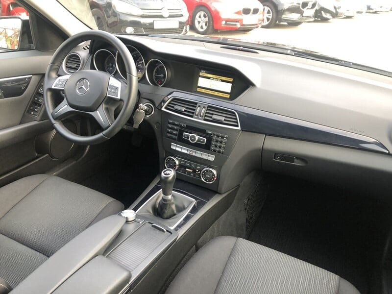 Photo 8 - Mercedes-Benz C 220 S204 2012 y