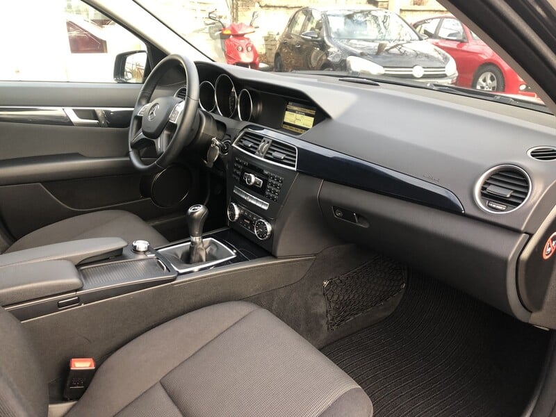 Photo 10 - Mercedes-Benz C 220 S204 2012 y