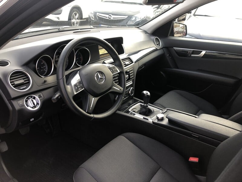 Photo 11 - Mercedes-Benz C 220 S204 2012 y