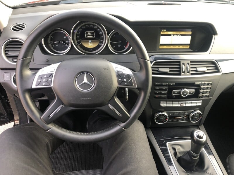 Photo 15 - Mercedes-Benz C 220 S204 2012 y