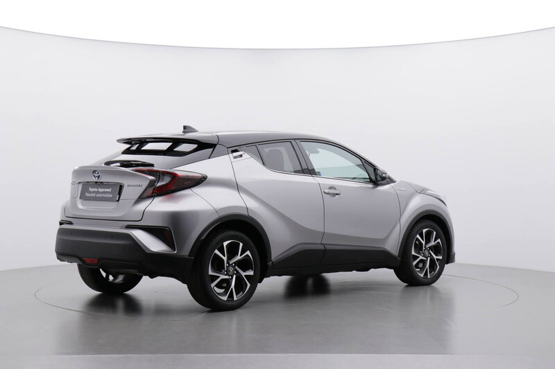 Фотография 2 - Toyota C-HR 2017 г Внедорожник / Кроссовер