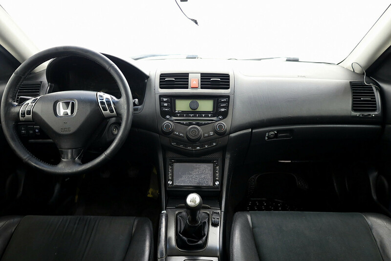 Photo 5 - Honda Accord 2004 y Sedan