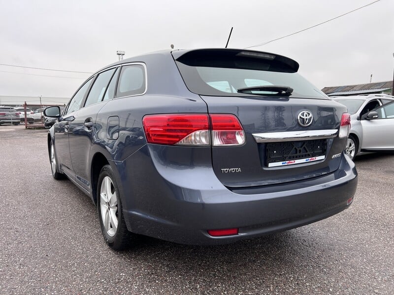 Фотография 6 - Toyota Avensis 2012 г Универсал