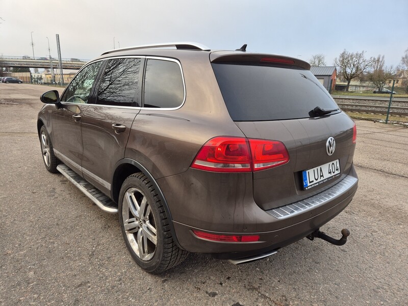 Photo 7 - Volkswagen Touareg 2010 y Off-road / Crossover