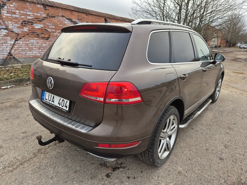 Photo 8 - Volkswagen Touareg 2010 y Off-road / Crossover