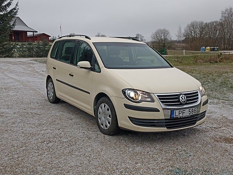 Фотография 3 - Volkswagen Touran I 2008 г