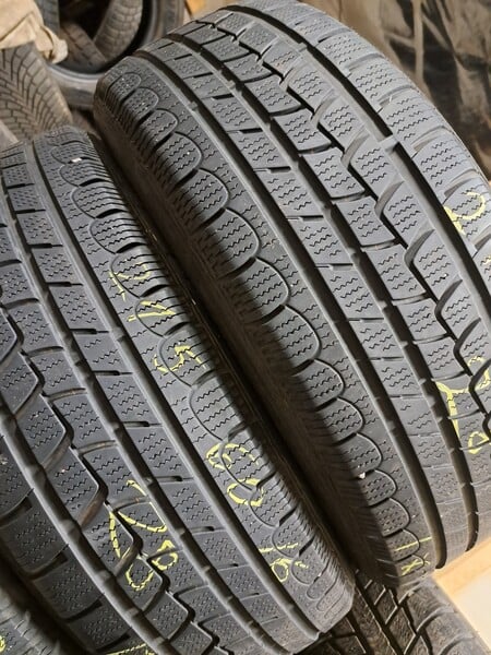 Фотография 2 - Roadstone R16 зимние шины для автомобилей