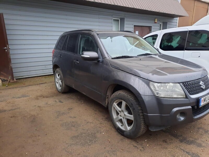 Photo 2 - Suzuki Grand Vitara 2012 y Off-road / Crossover