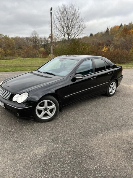 Photo 2 - Mercedes-Benz C 220 2003 y Sedan