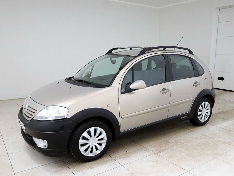 Photo 2 - Citroen C3 2005 y Hatchback