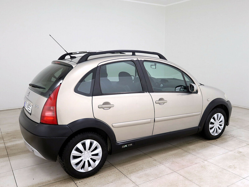 Photo 3 - Citroen C3 2005 y Hatchback