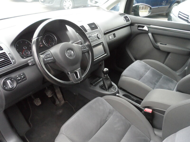 Photo 5 - Volkswagen Touran 2011 y Van