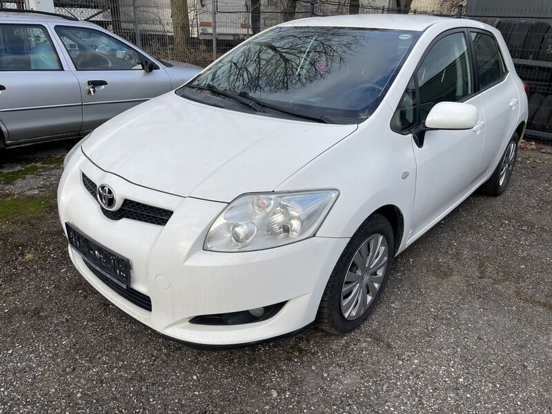 Photo 1 - Toyota Auris 2008 y Hatchback